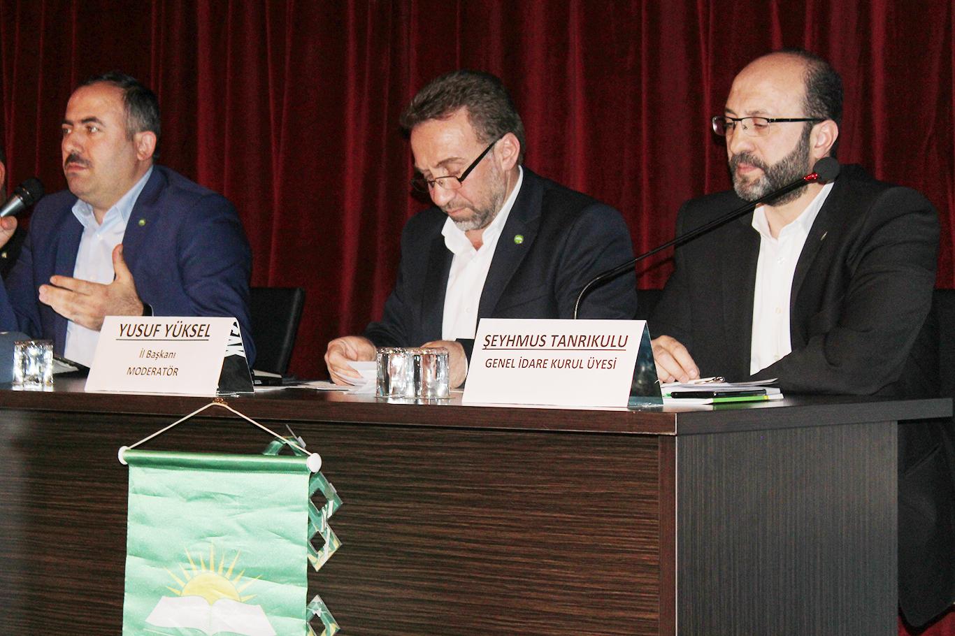 "Türkiye sorunlarına HÜDA PAR'ın çözüm önerileri" paneli düzenlendi